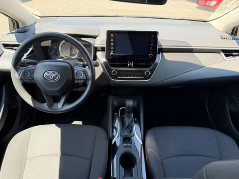 Used 2020 Toyota Corolla LE Sedan FWD image 11