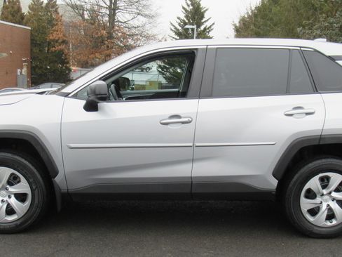 Used 2023 Toyota RAV4 LE image 5