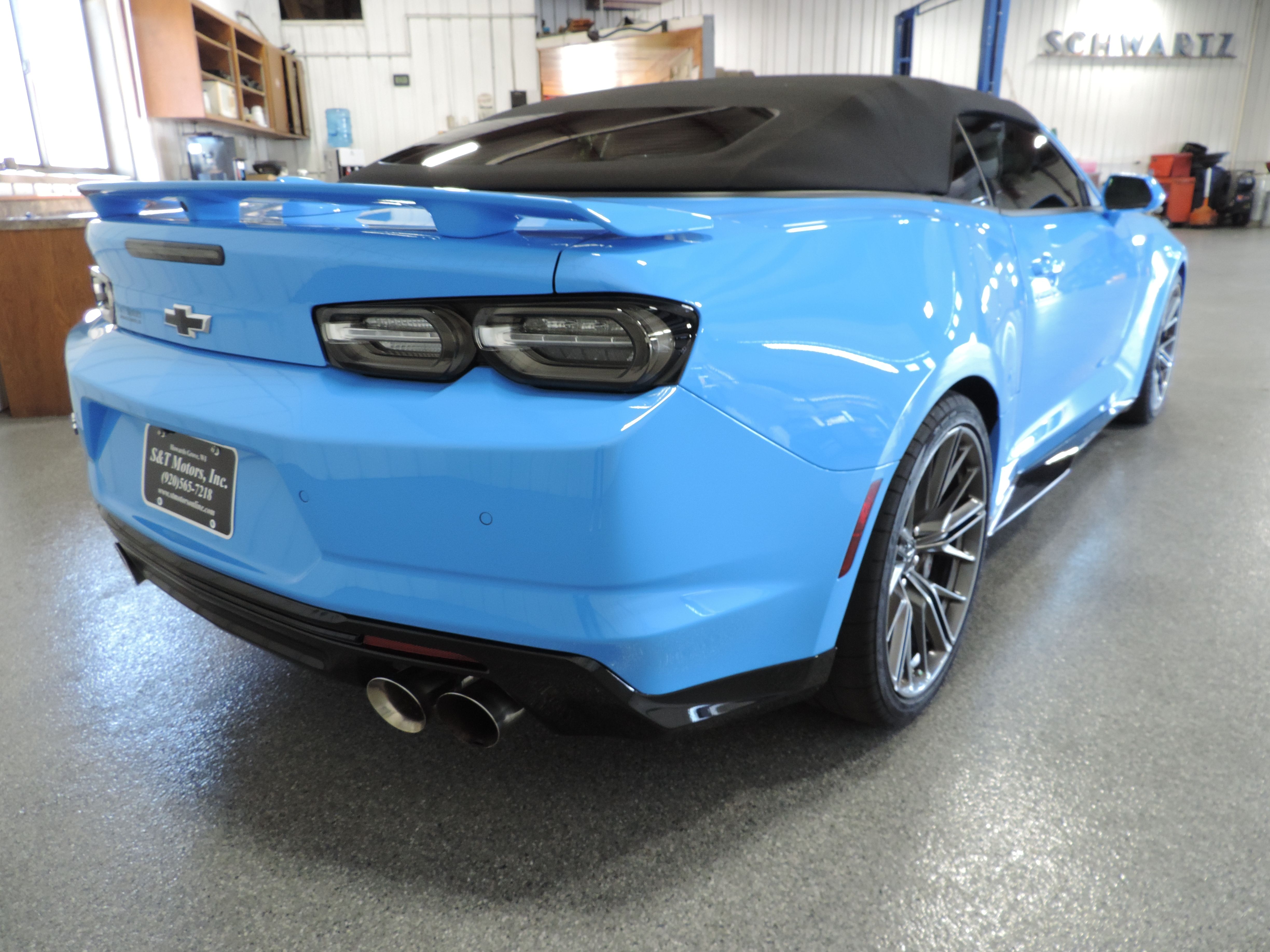 Used 2022 Chevrolet Camaro ZL1 Convertible RWD image 21
