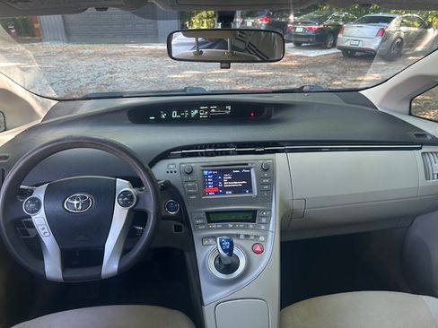 Used 2015 Toyota Prius Two FWD image 18