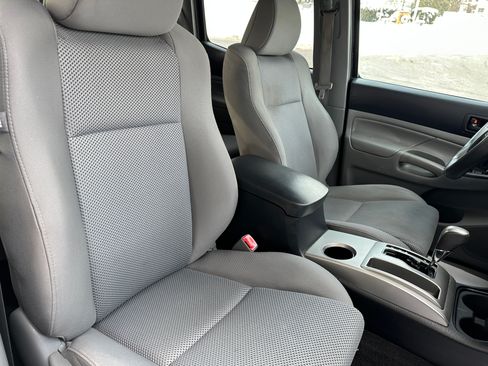 Used 2013 Toyota Tacoma image 14