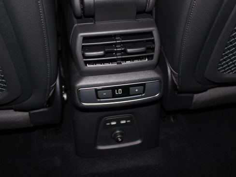 Used 2024 Audi Q4 e-tron quattro Premium Plus AWD/4WD image 33