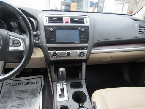 Used 2017 Subaru Outback 3.6R Limited image 18