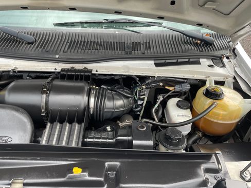 Used 2014 Ford E-350 and Econoline 350 image 25