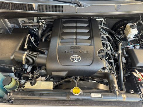 Used 2012 Toyota Sequoia SR5 image 33