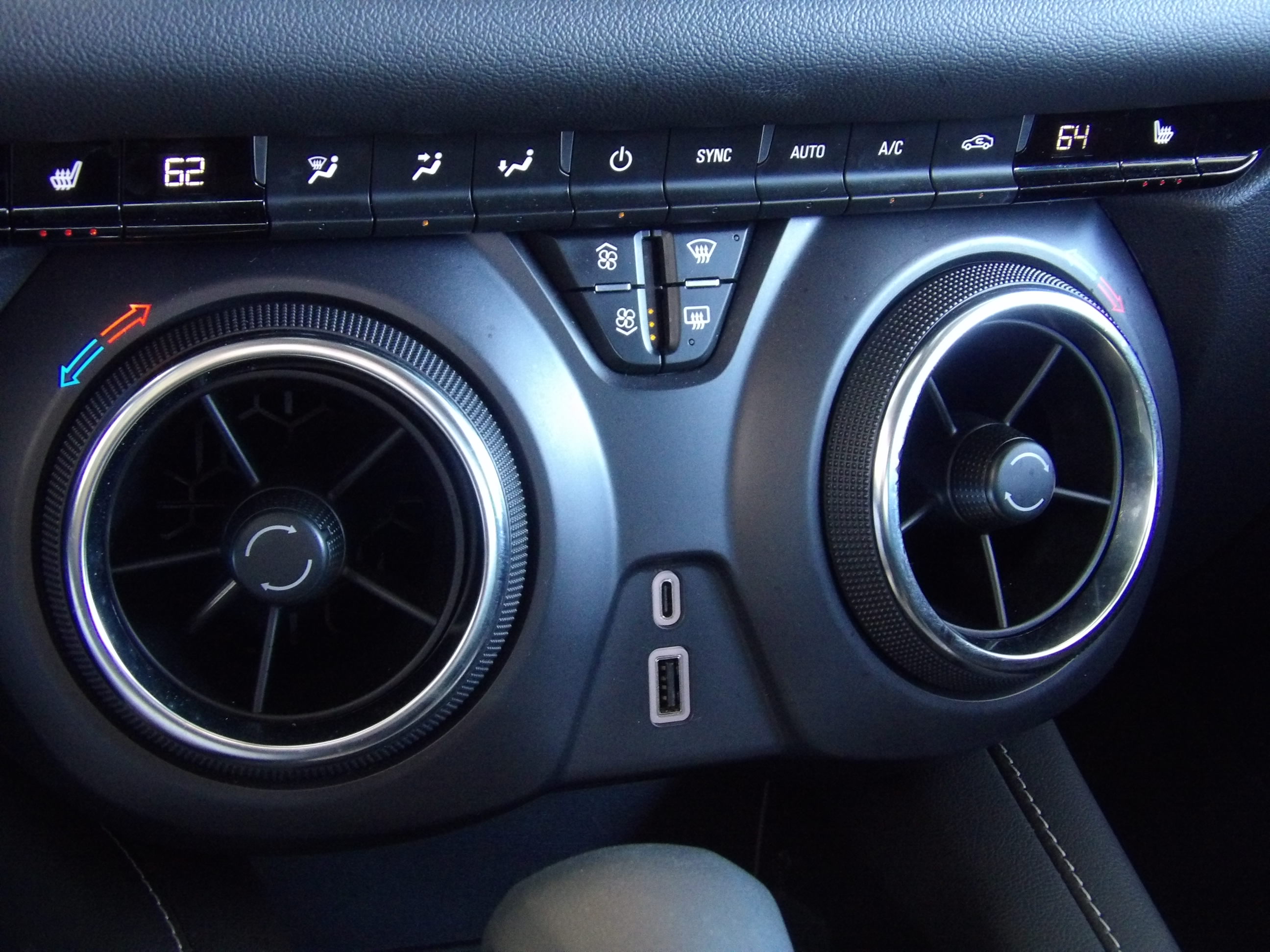 Used 2025 Chevrolet Blazer FWD LT w/ 2LT image 24