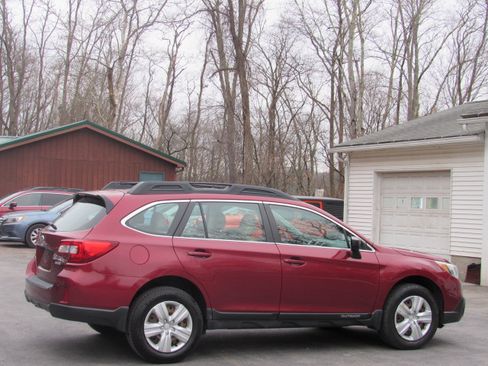 Used 2015 Subaru Outback 2.5i Premium image 7