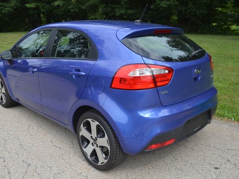Used 2012 Kia Rio SX FWD image 3