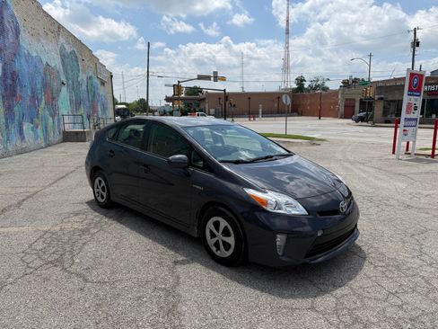 Used 2015 Toyota Prius Two FWD image 9