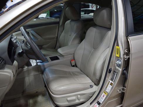 Used 2009 Toyota Camry LE image 16