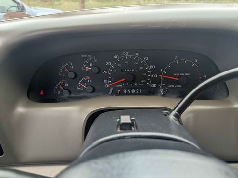 Used 2001 Ford F250 image 11