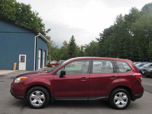 Used 2014 Subaru Forester 2.5i AWD/4WD image 3