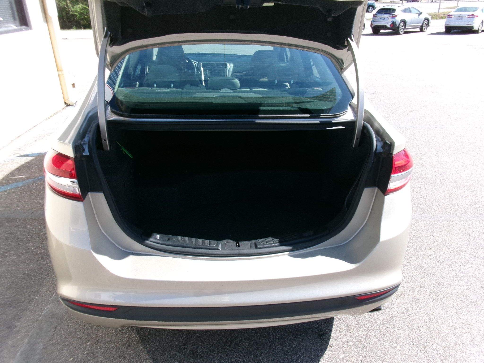 Used 2018 Ford Fusion S Hybrid FWD image 8