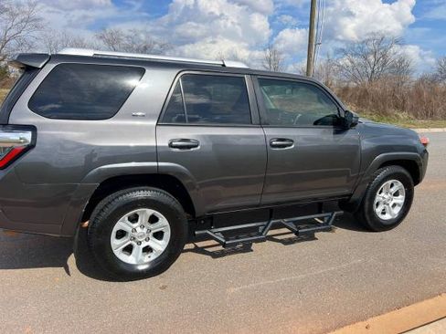 Used 2018 Toyota 4Runner SR5 image 7