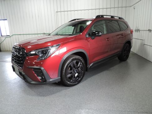 Used 2023 Subaru Ascent Onyx Edition image 2