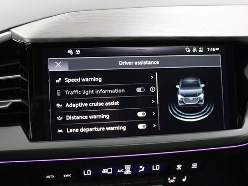 Used 2024 Audi Q4 e-tron Premium Plus image 23