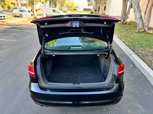 Used 2015 Volkswagen Jetta SE image 9
