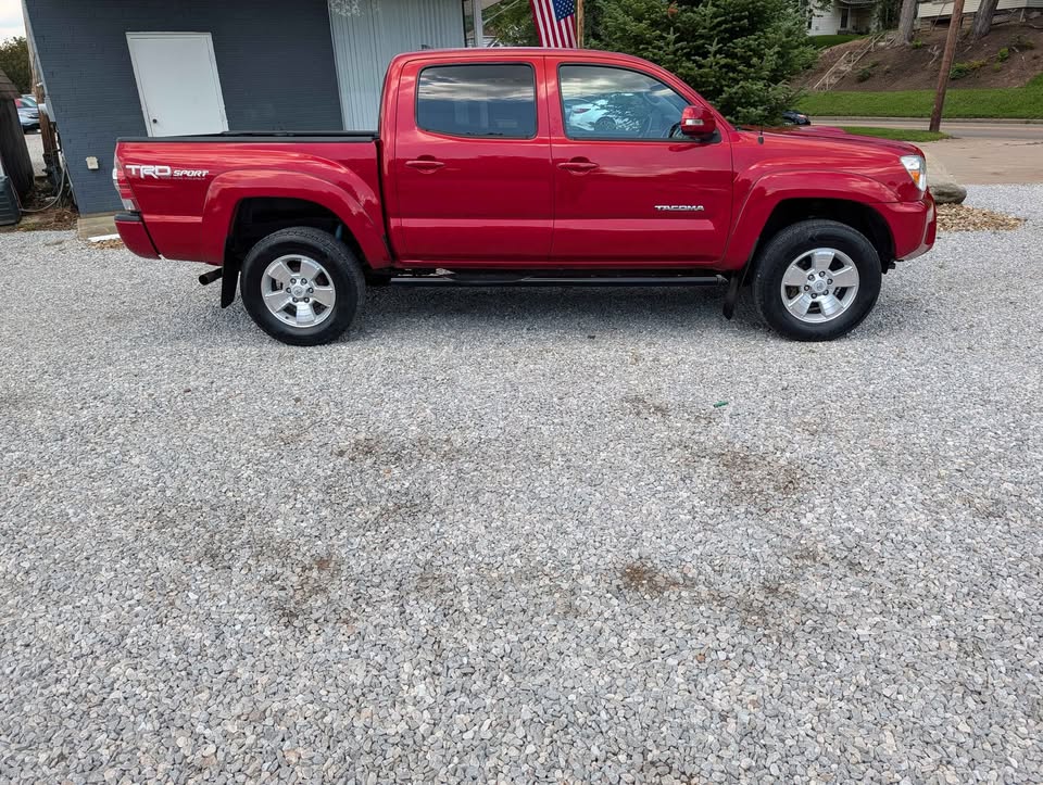 Used 2015 Toyota Tacoma 4x4 Double Cab image 4