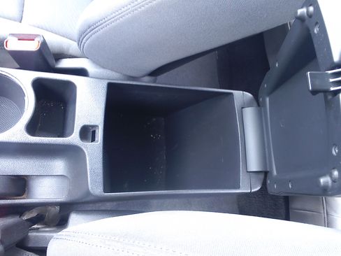 Used 2012 Hyundai Elantra GLS image 22