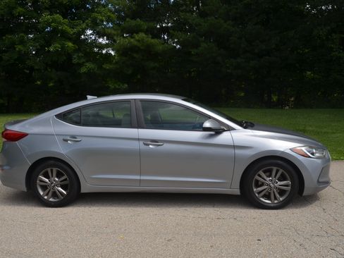 Used 2017 Hyundai Elantra SE FWD image 6