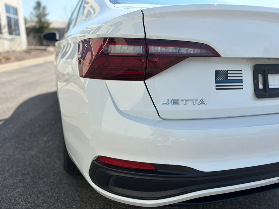 Used 2022 Volkswagen Jetta S FWD image 9