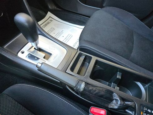 Used 2013 Subaru XV Crosstrek 2.0i Premium image 10