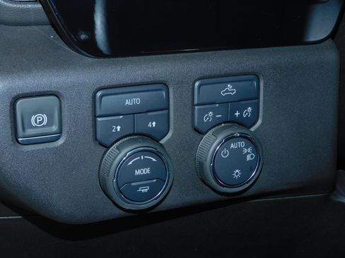 Used 2025 Chevrolet Silverado 1500 LT image 27