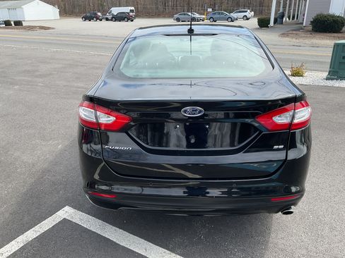 Used 2016 Ford Fusion SE image 5