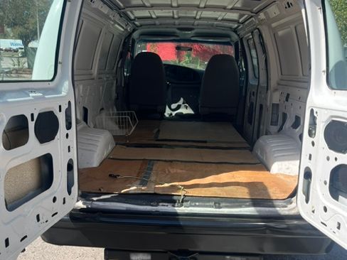 Used 1999 Ford E-250 and Econoline 250 image 2
