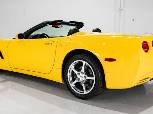 Used 2002 Chevrolet Corvette image 10