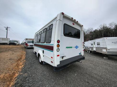 Used 2016 Ford E-350 and Econoline 350 image 9
