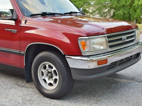 Used 1997 Toyota T100 SR5 image 11