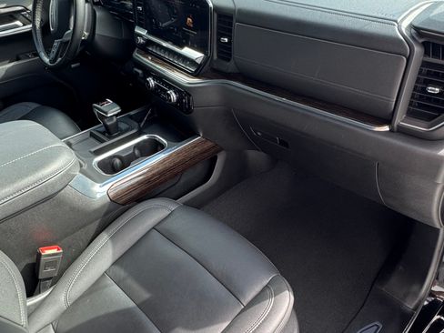 Used 2024 GMC Sierra 1500 Elevation image 9