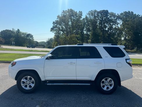 Used 2021 Toyota 4Runner 2WD SR5 image 4