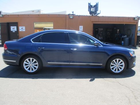 Used 2013 Volkswagen Passat 2.5 SEL FWD image 1