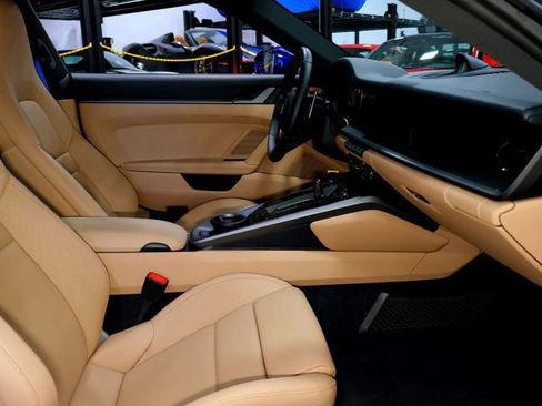 Used 2024 Porsche 911 Carrera 4S image 27