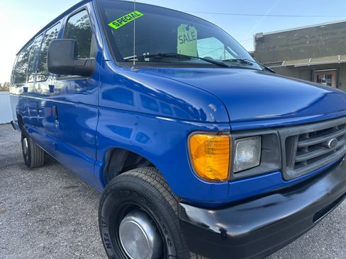 Used 2004 Ford E-350 and Econoline 350 XLT image 10