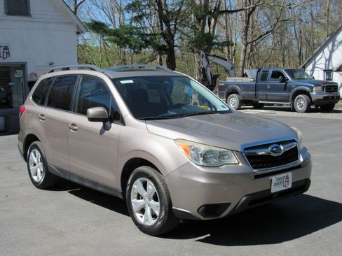 Used 2014 Subaru Forester 2.5i Premium AWD/4WD image 10