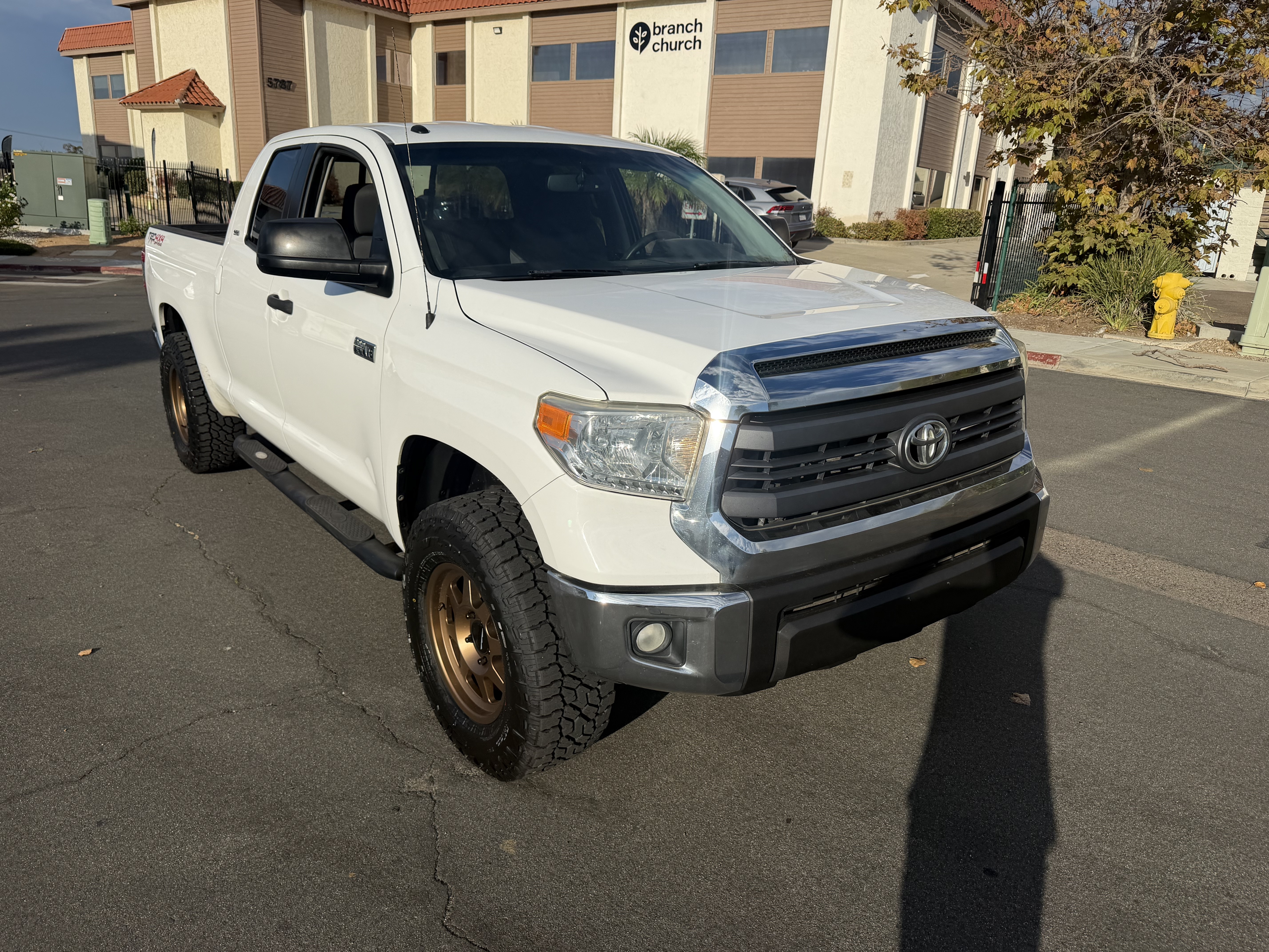 Used 2015 Toyota Tundra 4x4 SR5 w/ TRD Off-Road Pkg image 17