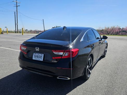 Used 2022 Honda Accord Sport image 4