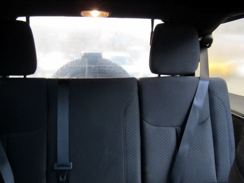 Used 2018 Jeep Wrangler Unlimited Sport image 28