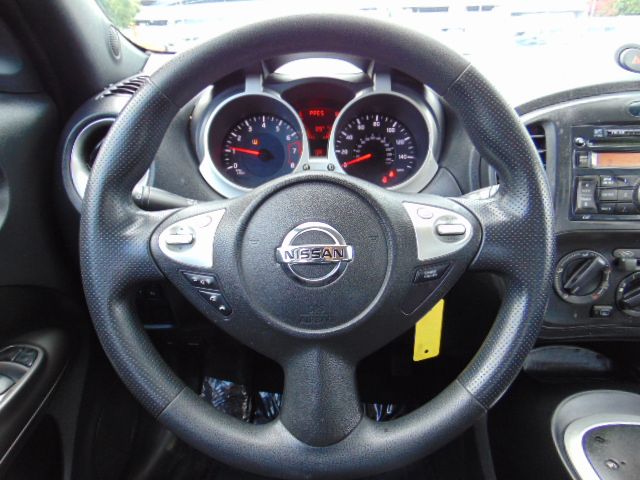 Used 2013 Nissan Juke S FWD image 15