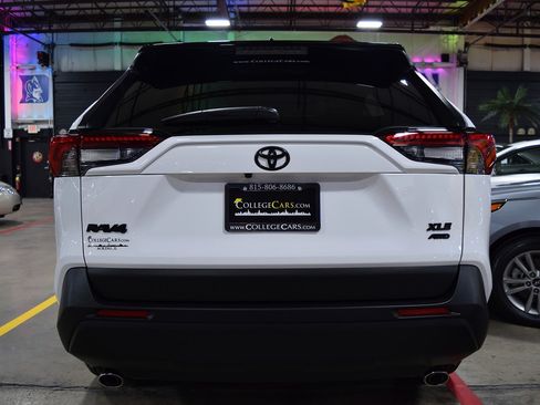Used 2025 Toyota RAV4 XLE Premium image 9