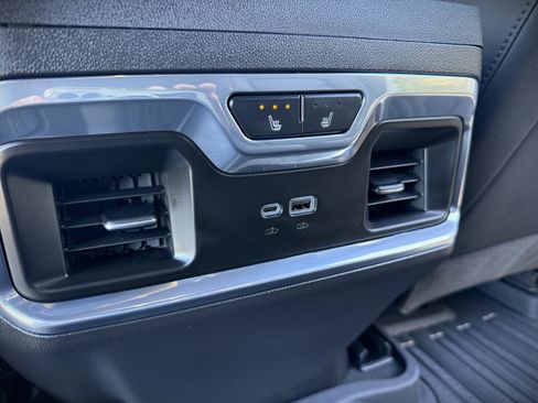 Used 2025 GMC Sierra 1500 SLT image 26