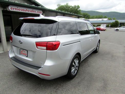 Used 2016 Kia Sedona SX FWD image 3