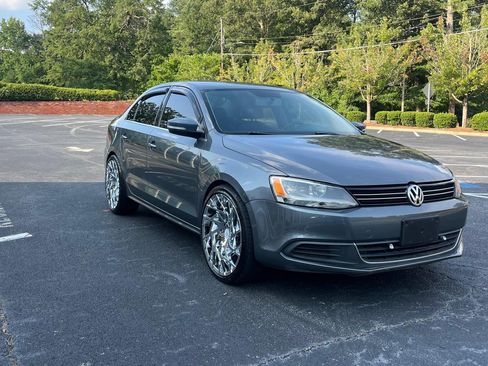 Used 2013 Volkswagen Jetta SE Sedan FWD image 3