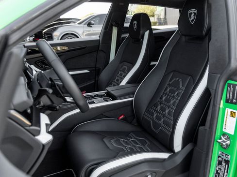 Used 2025 Lamborghini Urus SE AWD/4WD image 14