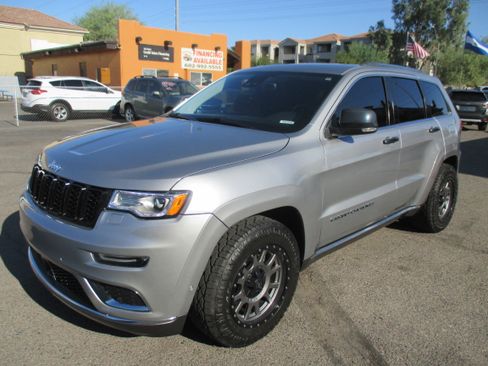 Used 2018 Jeep Grand Cherokee 4WD Summit image 4