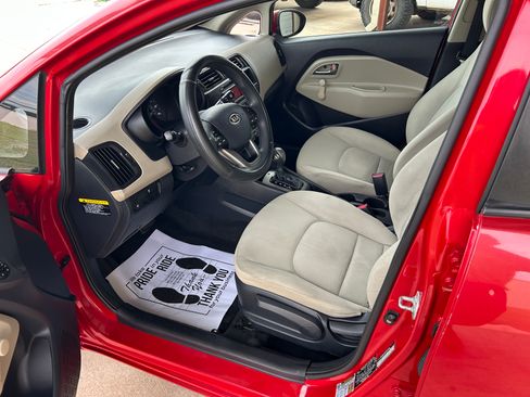 Used 2012 Kia Rio LX Hatchback FWD image 7