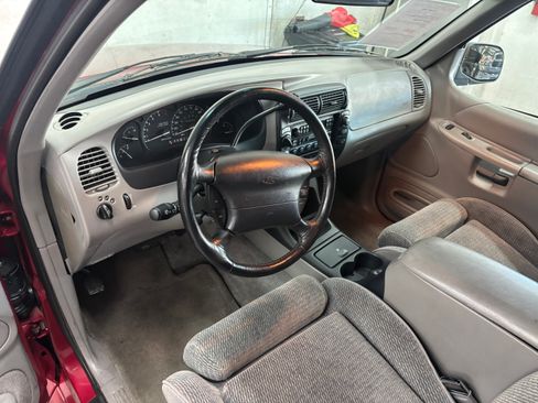 Used 1995 Ford Explorer Eddie Bauer image 12